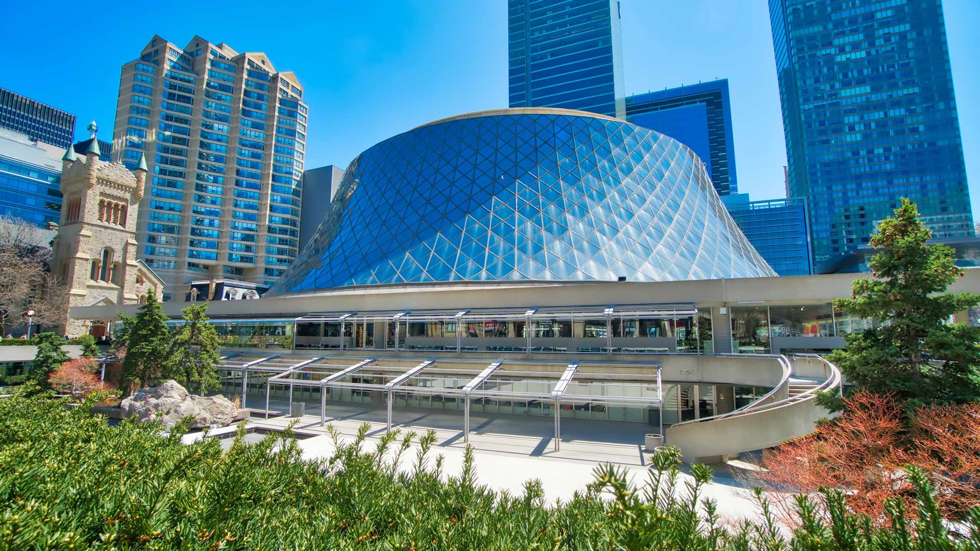 The Roy Thomson Hall, Toronto, Ontario (© eskystudio/Shutterstock)