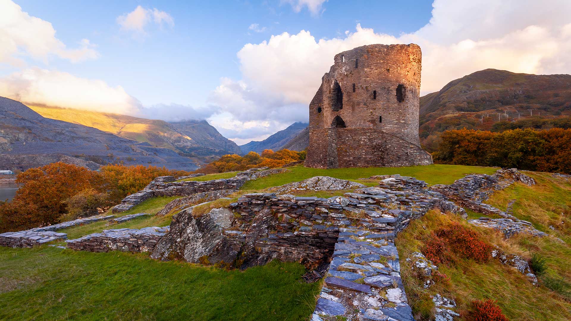 Dolbadarn Castle, Llanberis, Eryri National Park (Snowdonia), Wales (© joe daniel price/Getty Images)