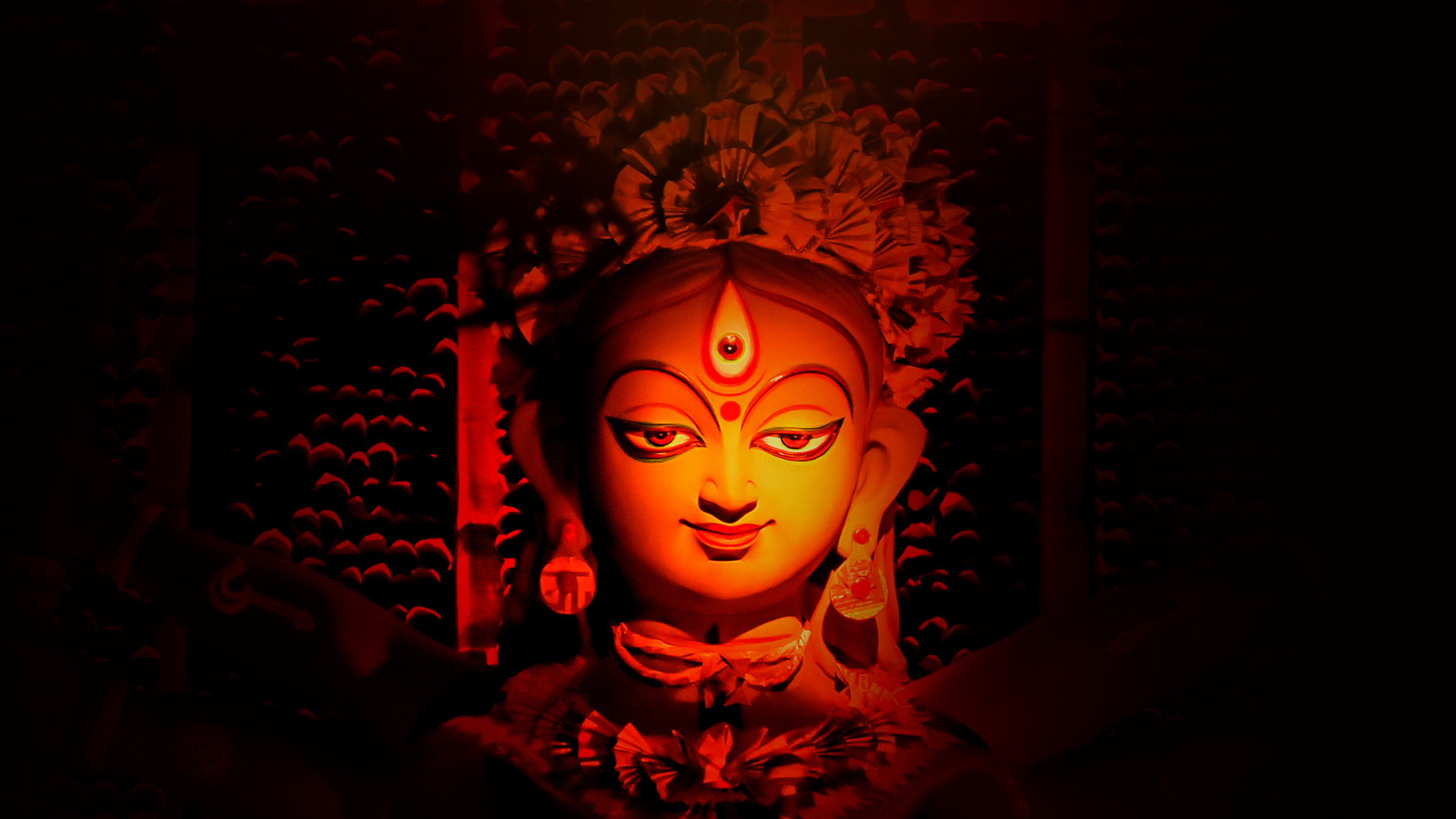 Goddess Durga idol in a pandal (© shouvik mondal/iStock/Getty Images)