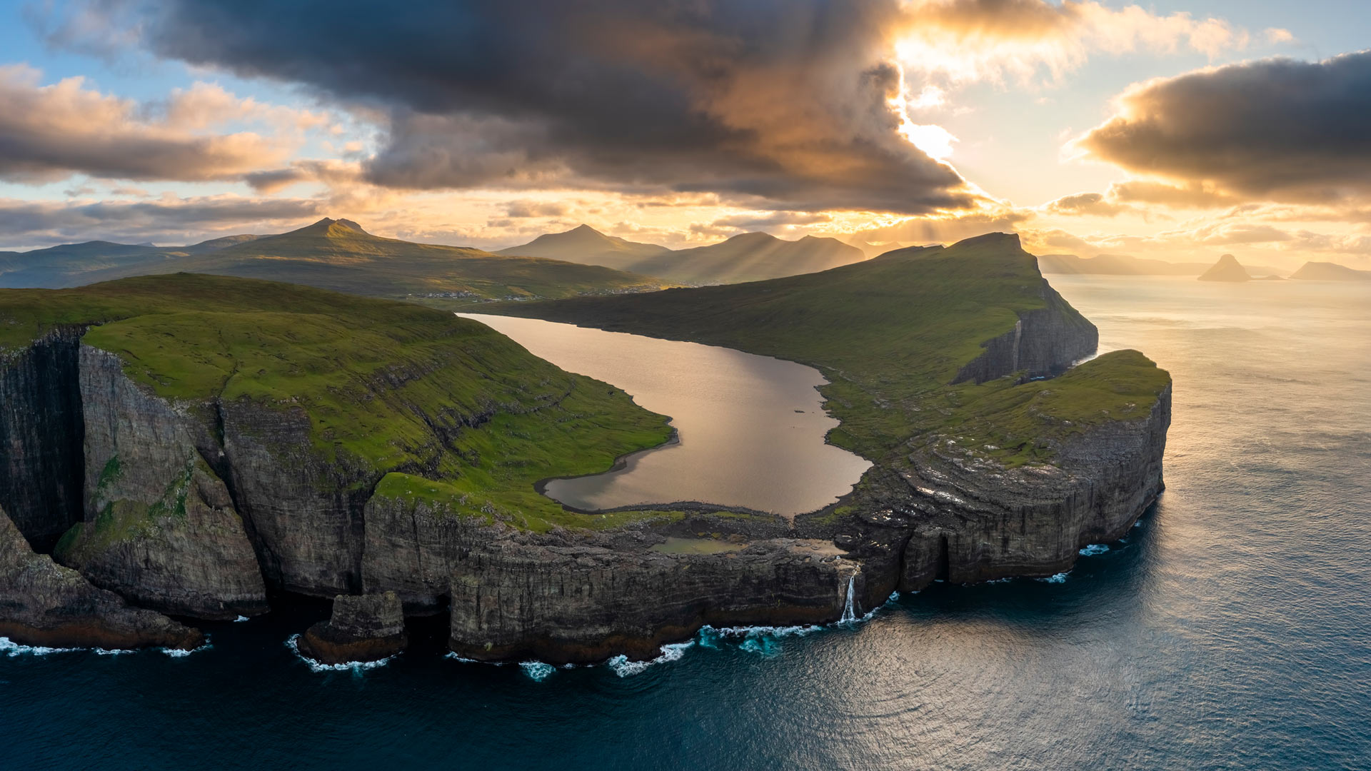 Bing Wallpaper (IN) 20250825 - Monday, 25th August, 2025