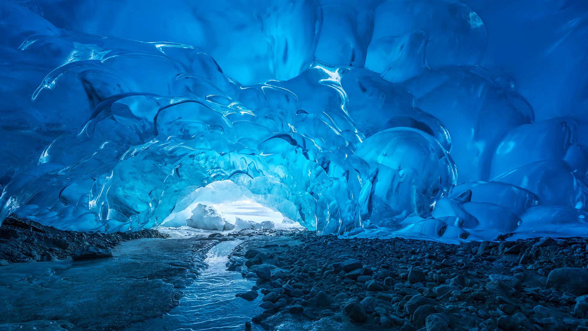 Ice cave in the Mendenhall Glacier, Alaska, United States (© Designpics/Adobe Stock)