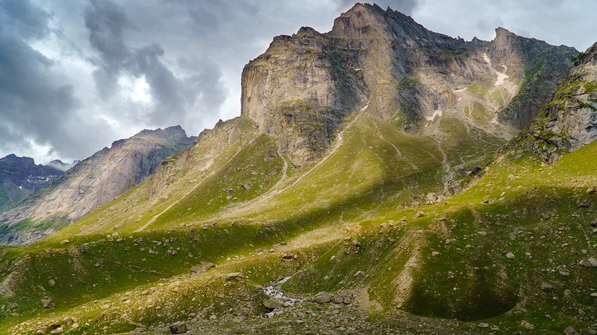 Bing Wallpaper (IN) 20260418 - Saturday, 18th April, 2026
