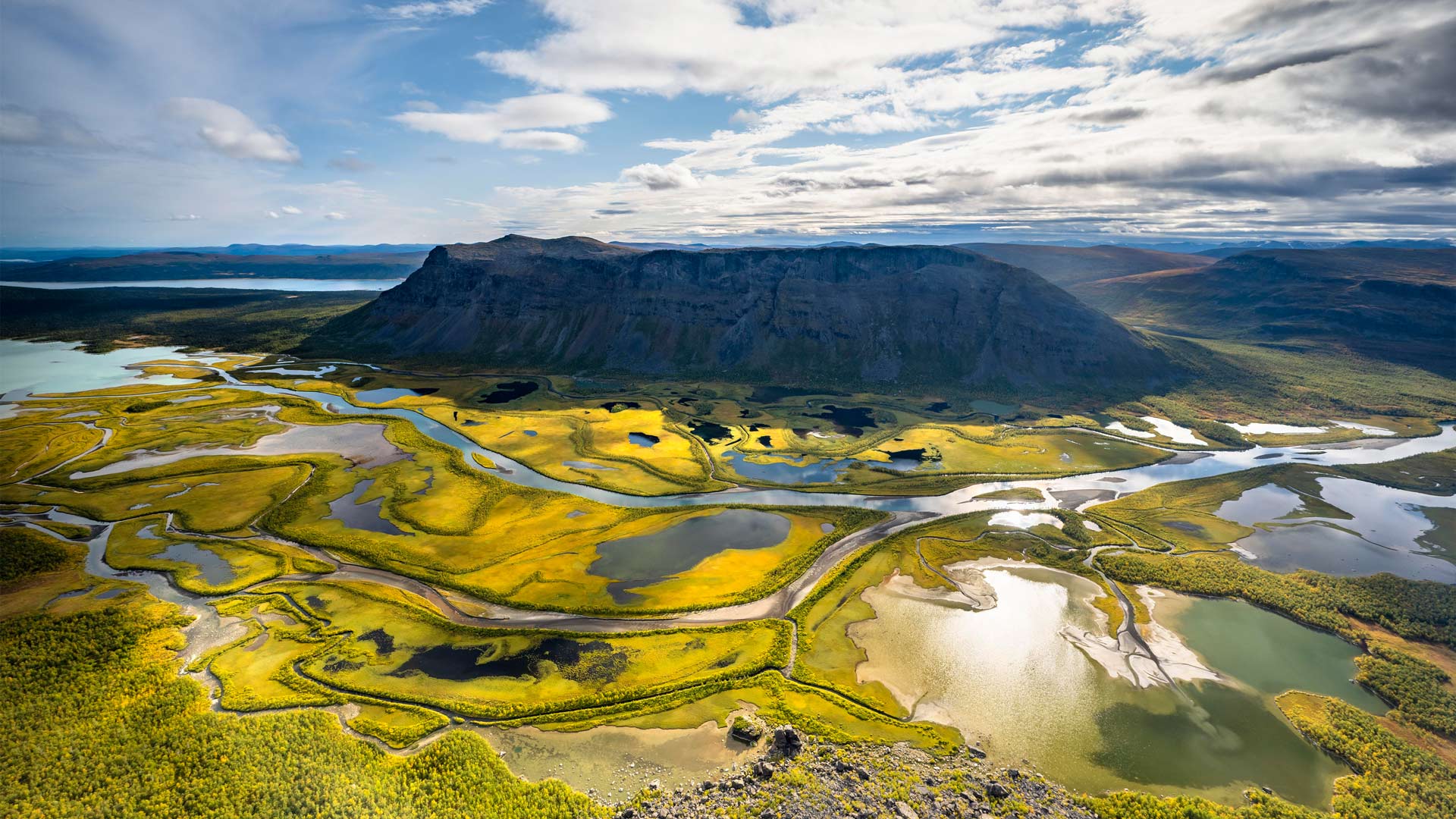 View from Skierffe Mountain over the Rapadalen river delta, Sarek National Park, Laponia, Lapland, Sweden (© Robert Haasmann/Getty Images)