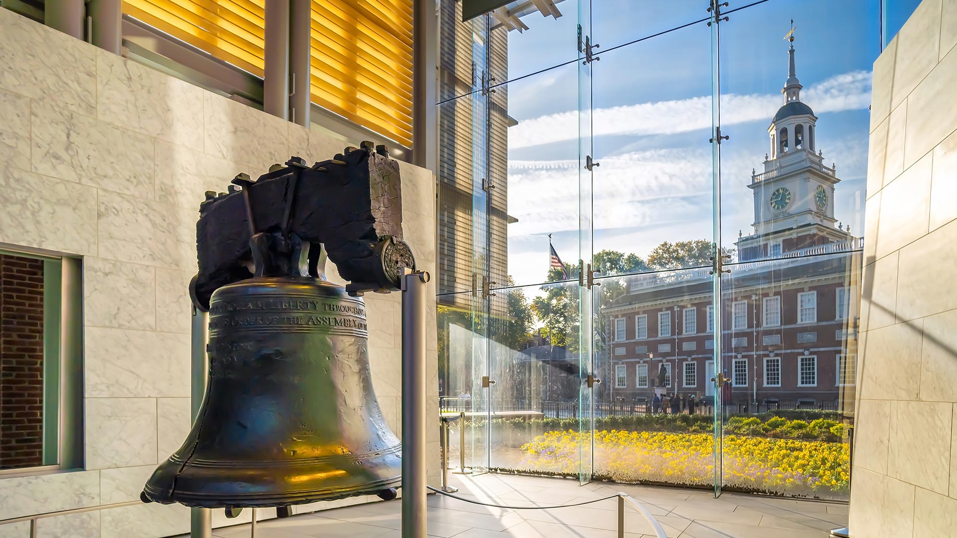 Liberty Bell and Independence Hall, Independence National Historical Park, Philadelphia, Pennsylvania (© f11photo/Shutterstock)