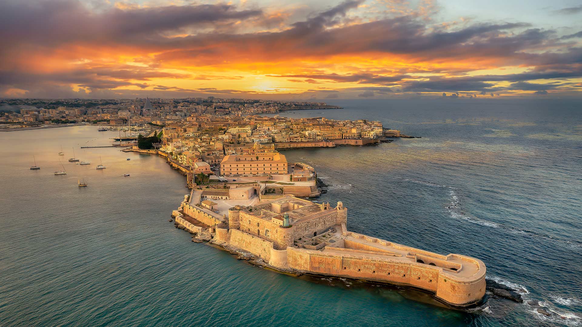 Syracuse, Sicily, Italy (© Balate Dorin/Getty Images)