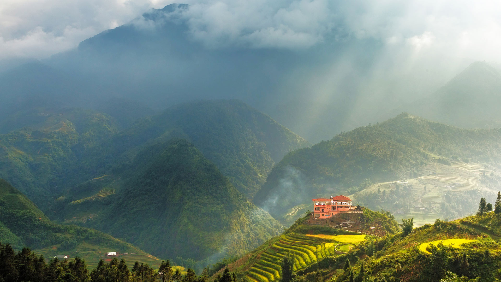 Rice fields at Sapa, Lào Cai, Vietnam (© Anujak Jaimook/Getty Images)